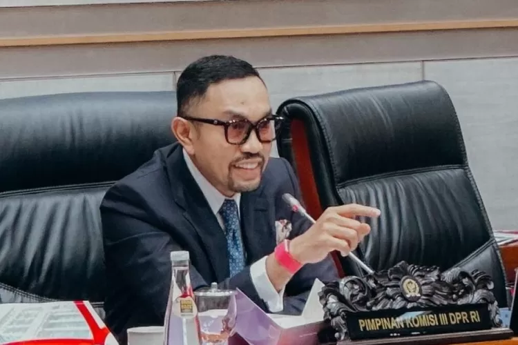 usai-sebut-masyarakat-‘tolol’,-nasdem-singkirkan-ahmad-sahroni-dari-pimpinan-komisi-iii-dpr-ri