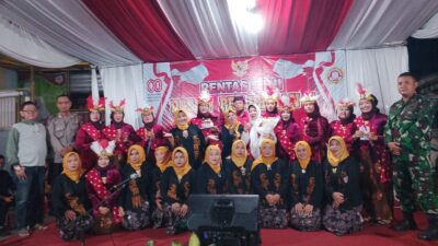 peringati-dirgahayu-ri,-warga-prejengan-1-kado-kades-rogojampi-lagu-ulang-tahun