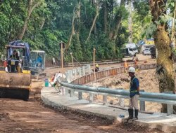 Update Proyek Jalur Gumitir Masuki Fase Krusial, Teknologi Bronjong Baja Dipasang Halau Longsor