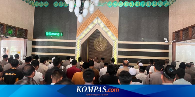 polresta-banyuwangi-gelar-shalat-ghaib-untuk-affan-kurniawan