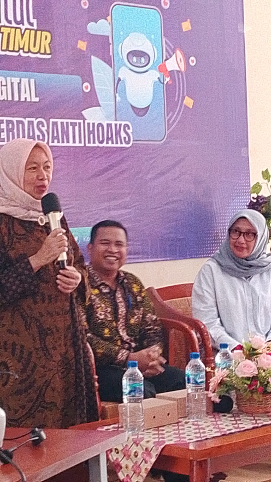 sinergitas-dprd-dan-kominfo-jatim-sosialisasi-literasi-digital-di-ponpes-darunnajah