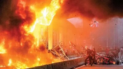 gelombang-demo-berdarah-usai-tewasnya-ojol-di-jakarta,-gedung-dprd-dibakar-dari-jakarta-hingga-makassar