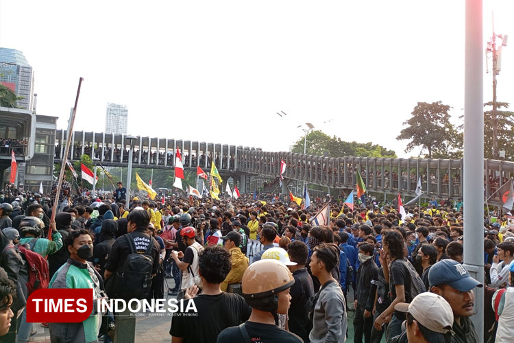 polda-metro-jaya-tangkap-1.240-orang-dalam-aksi-anarkis-di-jakarta-–-times-banyuwangi
