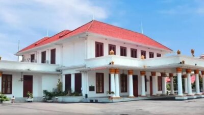 kebakaran-gedung-grahadi-surabaya:-sejarah,-kronologi,-dan-dampaknya
