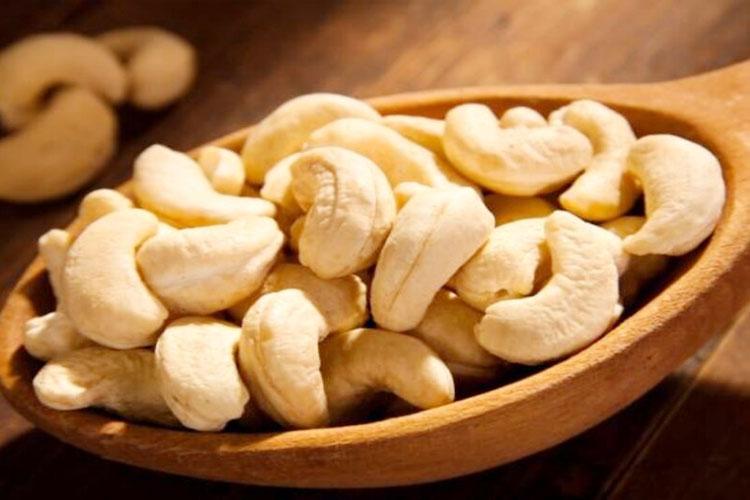 manfaat-kacang-mede:-kaya-nutrisi,-lezat,-tapi-tetap-perlu-bijak-konsumsi-–-times-banyuwangi