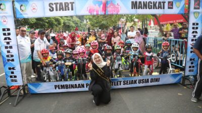 gelar-duathlon-kids-“push-bike-dan-atletik”,-bupati-ipuk:-latih-sportivitas-dan-kurangi-waktu-main-gadget