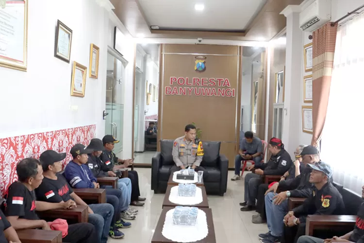 ormas-madas-beri-dukungan-penuh-polresta-banyuwangi-jaga-kondusivitas-bumi-blambangan