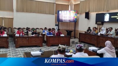 audiensi-dengan-mahasiswa,-ketua-dprd-banyuwangi-meminta-maaf