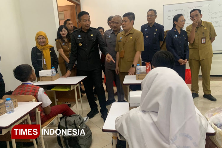 info-grafik:-manfaat-sekolah-rakyat-bagi-warga-–-times-banyuwangi