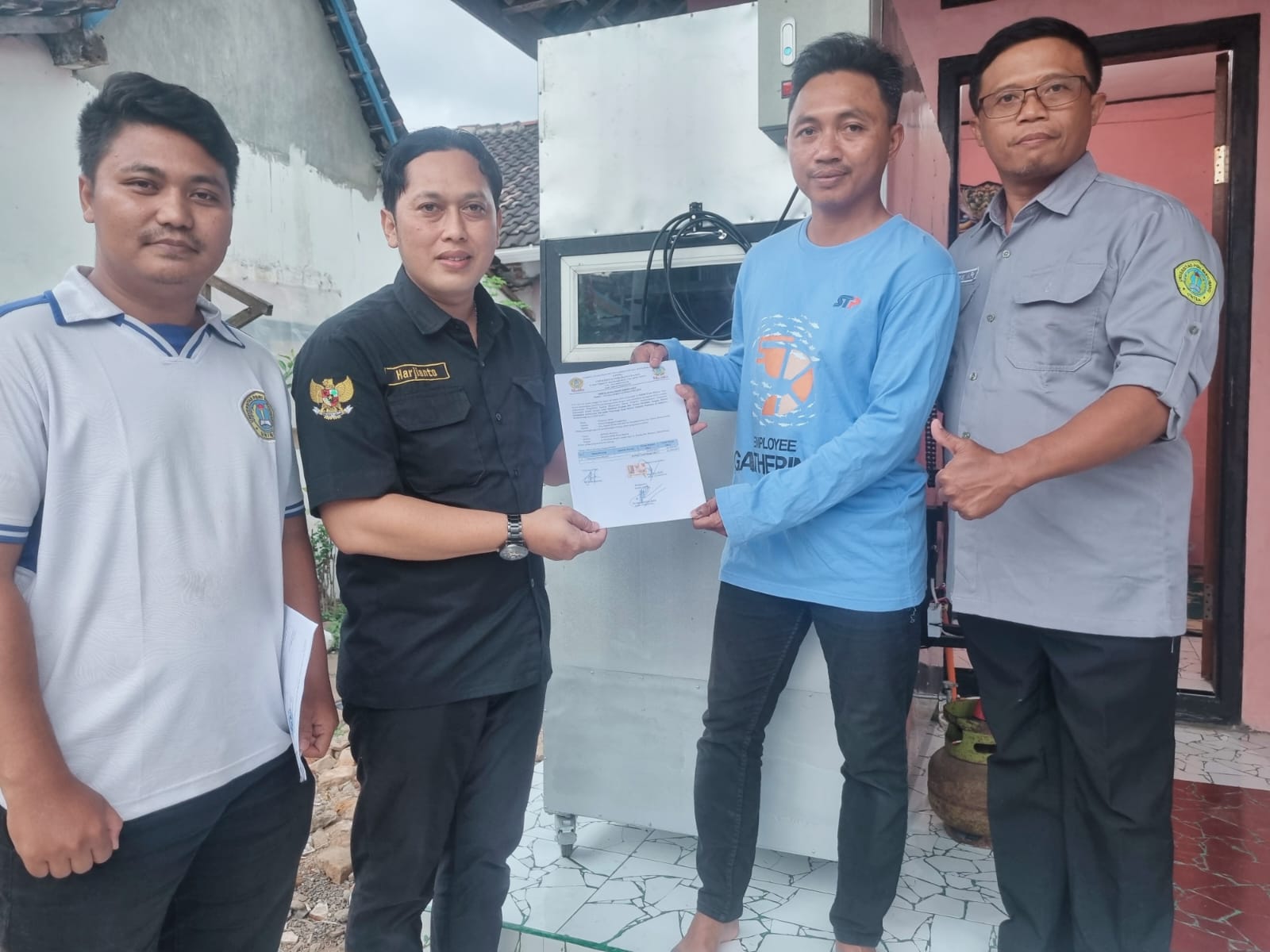 dosen-universitas-pgri-banyuwangi-dampingi-umkm-d’lor-bakery-optimalkan-produksi-dengan-teknologi-oven-rotary