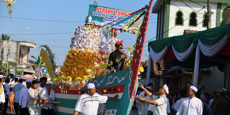 endhog-endhogan,-tradisi-warga-banyuwangi-meriahkan-maulid-nabi-muhammad-saw