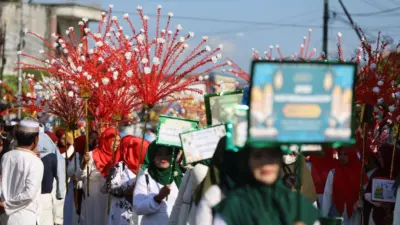 pawai-endhog-endhogan,-tradisi-masyarakat-banyuwangi-peringati-maulid-nabi-muhammad-saw