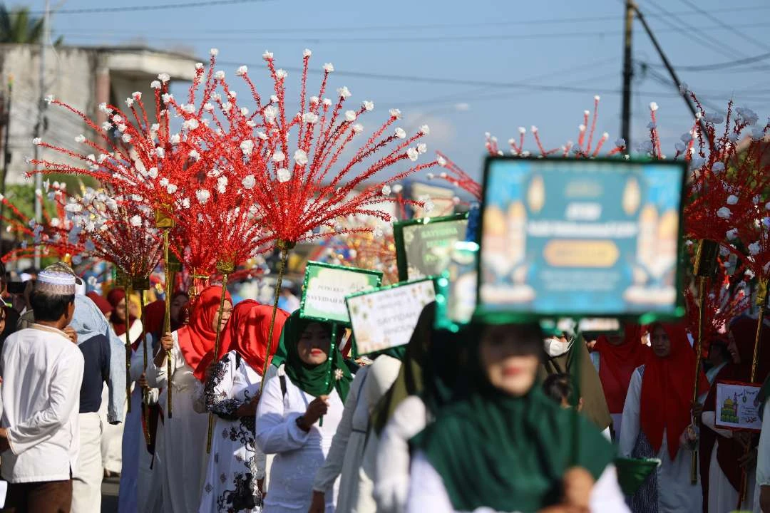 pawai-endhog-endhogan,-tradisi-masyarakat-banyuwangi-peringati-maulid-nabi-muhammad-saw