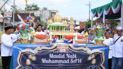 endhog-endhogan,-tradisi-turun-temurun-warga-banyuwangi-peringati-maulid-nabi-muhammad-saw