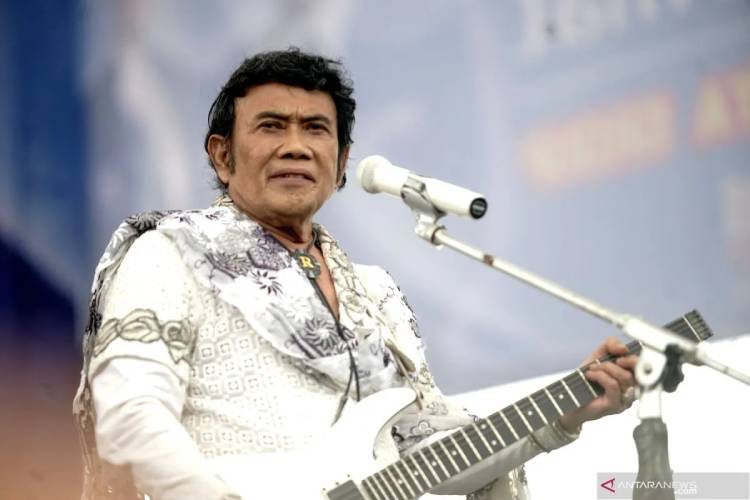 buka-pestapora-2025,-rhoma-irama-khutbah-sekaligus-jadi-imam-salat-jumat-–-times-banyuwangi