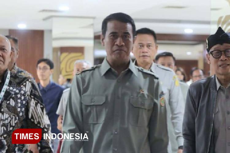 mentan-ri-pastikan-indonesia-tak-impor-beras-hingga-akhir-2025-–-times-banyuwangi