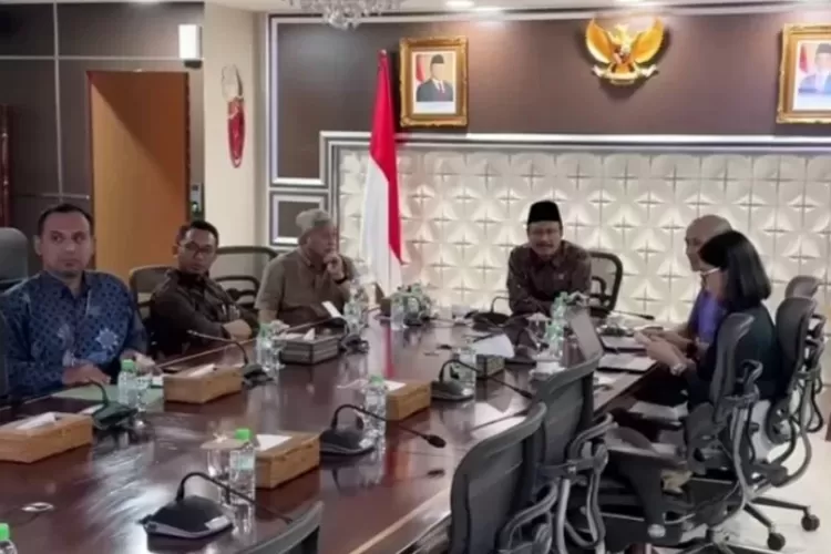 terobosan-baru!-kemensos-uji-coba-bansos-digital-di-banyuwangi,-lebih-transparan-dan-tepat-sasaran