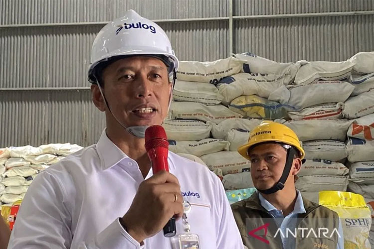 bulog-salurkan-327.718-ton-beras-sphp,-capai-22%-dari-target-1,5-juta-ton-pada-2025-–-times-banyuwangi