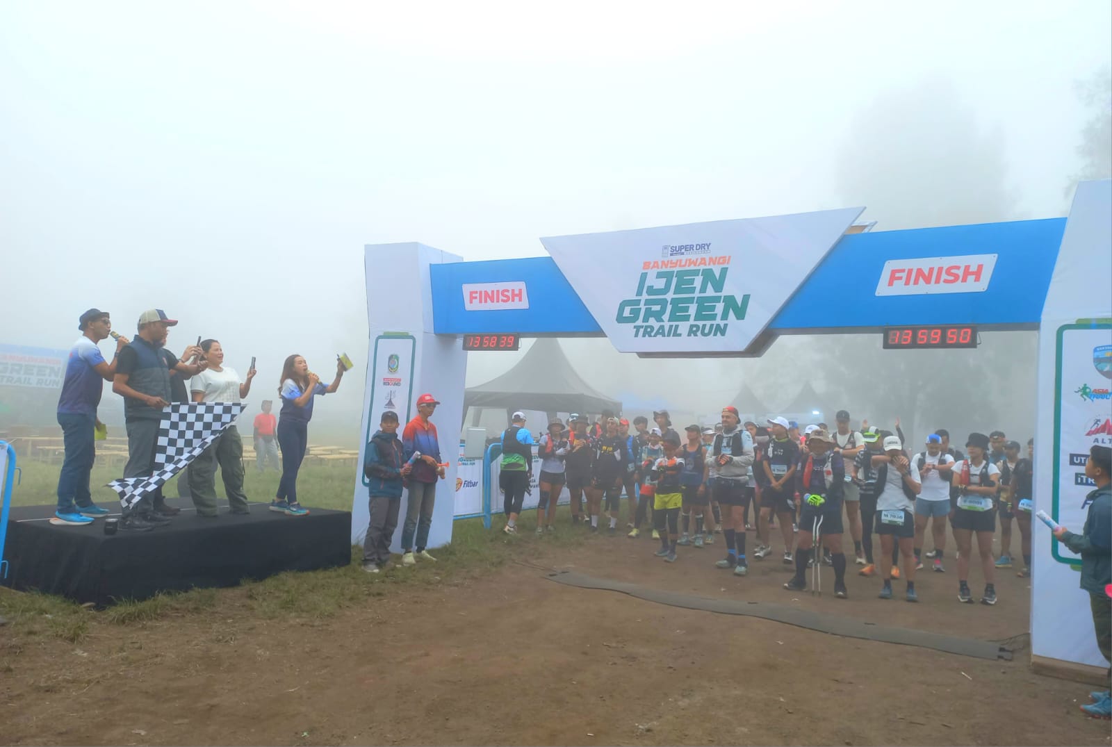 sebanyak-378-pelari-mancanegara-dan-berbagai-kota-di-indonesia-ramaikan-ijen-green-trail-di-banyuwangi