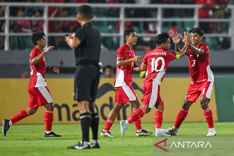 arkhan-fikri-optimistis-indonesia-bisa-ulangi-sejarah-singkirkan-korea-–-times-banyuwangi