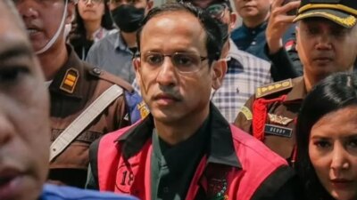 korupsi-chromebook-rp1,98-triliun,-nadiem-makarim-bersama-4-orang-jadi-tersangka