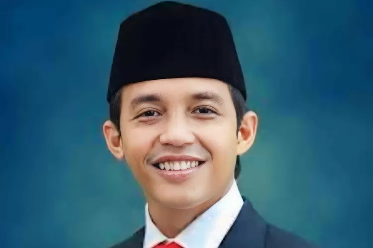 kronologi-viral-menhut-raja-juli-antoni-bermain-domino-yang-tuai-sorotan