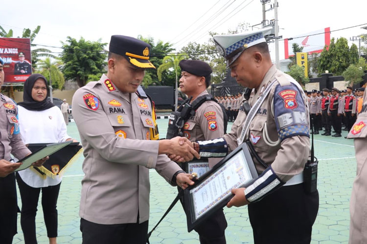 bukan-hanya-jago-berantas-kriminal,-polisi-banyuwangi-juga-inovatif-dan-juara-bela-diri-–-times-banyuwangi