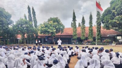 smpn-2-kalipuro-gandeng-yan-lpss-dan-rkbk,-deklarasi-perangi-narkoba.