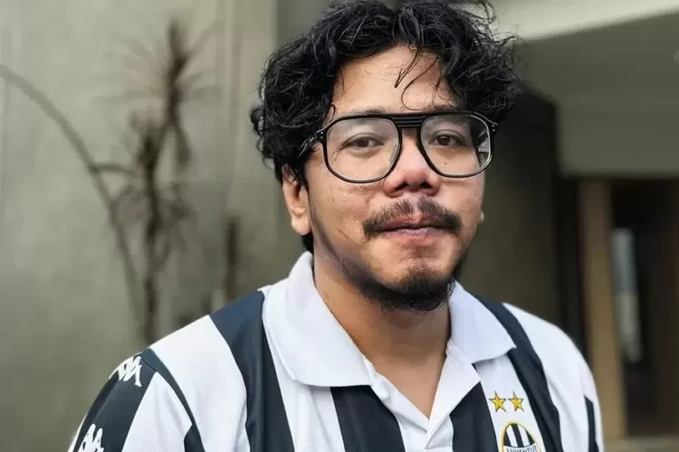 ferry-irwandi-terancam-dilaporkan-tni-ke-polisi,-apa-penyebabnya?