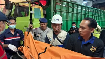 heboh!-sopir-truk-tewas-di-km-mutiara-berkah-saat-kapal-sandar-di-banyuwangi