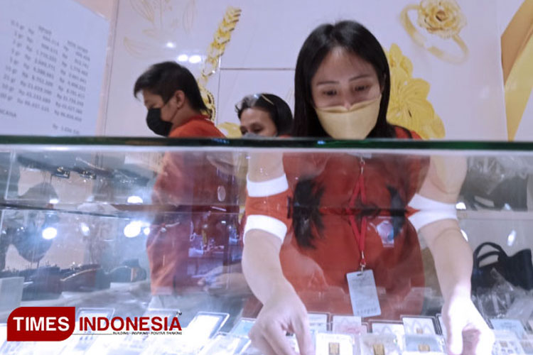 pt-antam-imbau-masyarakat-berhat-hati-dalam-transaksi-emas-–-times-banyuwangi