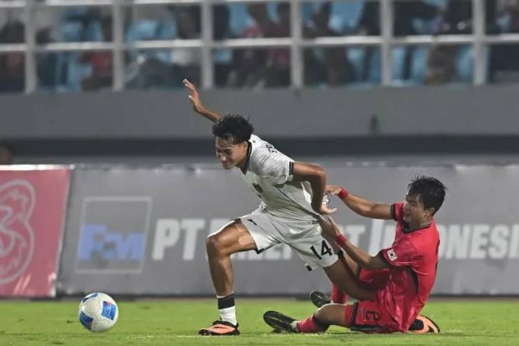 vanenburg:-kegagalan-timnas-indonesia-bukan-kesalahan-satu-pemain-–-times-banyuwangi