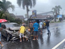 Tabrakan Beruntun di Kecamatan Gambiran Lima Orang Dikabarkan Luka-Luka