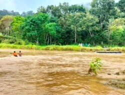 Getek Hanyut Diterjang Banjir, Ratusan Warga Sukamade Banyuwangi Terisolasi!