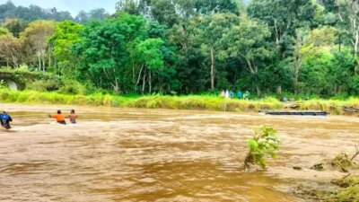 hujan-deras-sebabkan-fasilitas-penyeberangan-hanyut,-300-kk-di-sukamade-banyuwangi-terisolasi-sementara