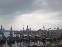 Cuaca Buruk di Puncak Purnama, Nelayan Banyuwangi Pilih Libur! Beberapa Terpaksa Nekat