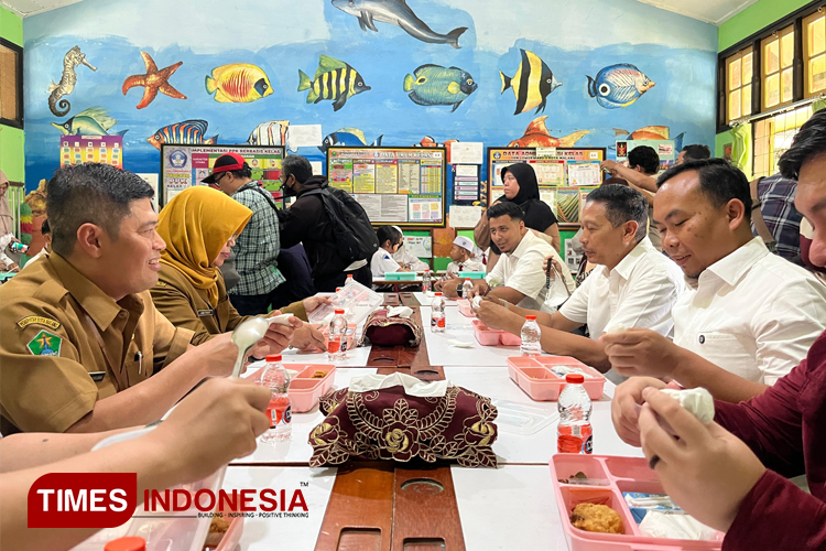 guru-dan-relawan-posyandu-juga-bakal-menikmati-program-mbg-–-times-banyuwangi