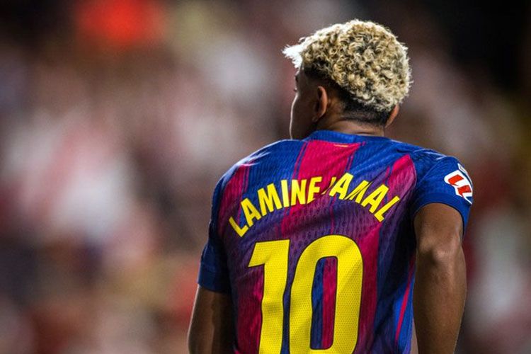 tak-cuma-satu,-lamine-yamal-inginkan-banyak-trofi-ballon-d’or-–-times-banyuwangi