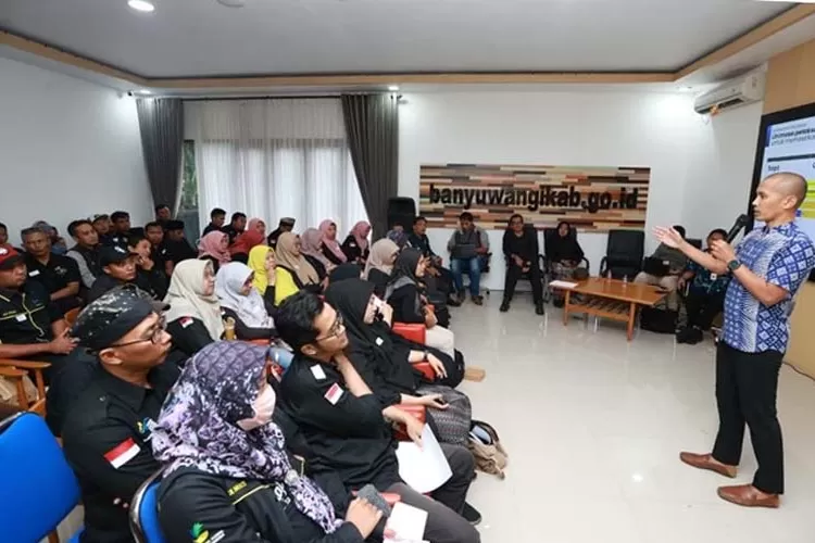 warga-bisa-daftar-lewat-hp!-banyuwangi-ditunjuk-presiden-jadi-proyek-digitalisasi-bansos-nasional