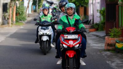 tingkatkan-pendapatan-para-sopir,-bu-ipuk-gelar-gerakan-manfaatkan-ojol-dan-tarnsportasi-umum-tiap-jumat