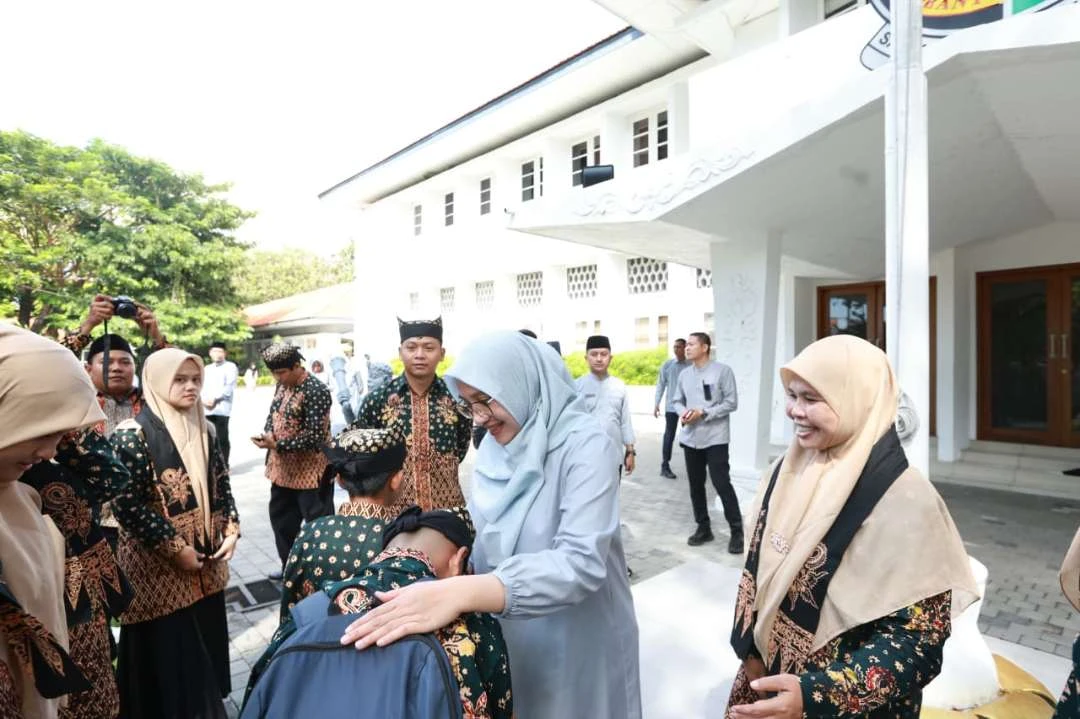 lepas-34-kafilah-mtq-banyuwangi,-bupati:-ini-bagian-dari-syiar