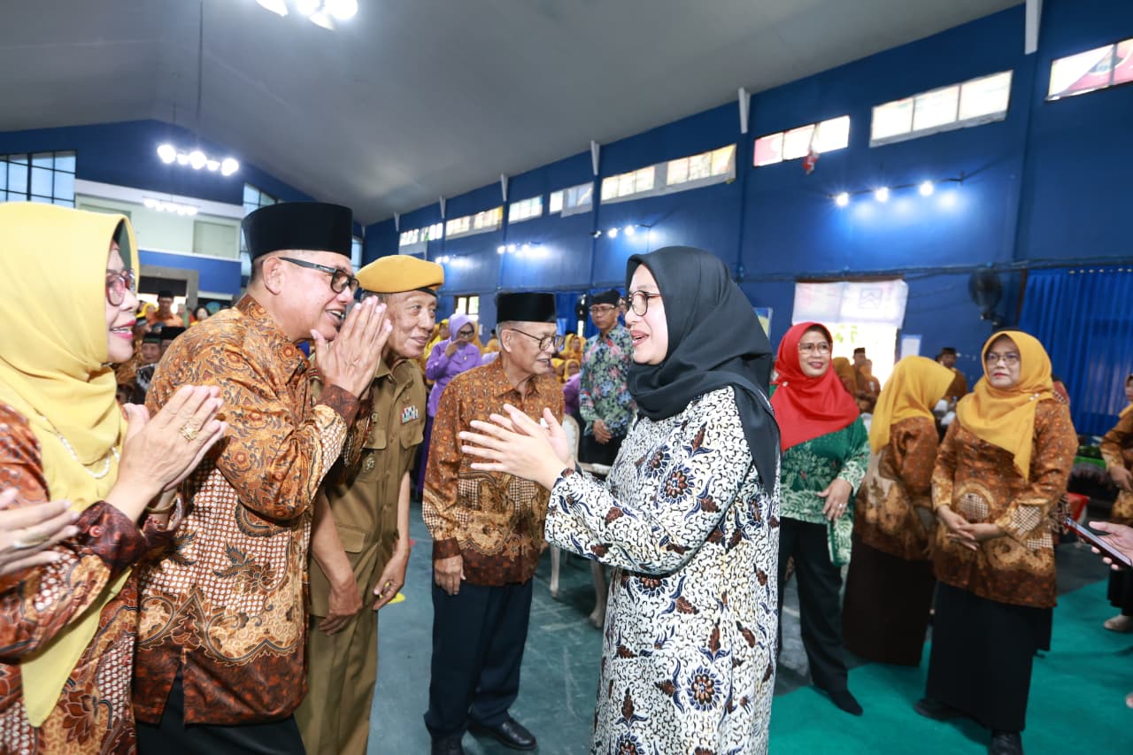 sebut-pwri-banyuwangi-‘laboratorium-hidup’,-bupati-ipuk-minta-pensiunan-tularkan-pengalaman-hidup-ke-asn-muda