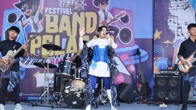 ditonton-bupati-ipuk,-puluhan-anak-banyuwangi-unjuk-bakat-di-festival-band-pelajar
