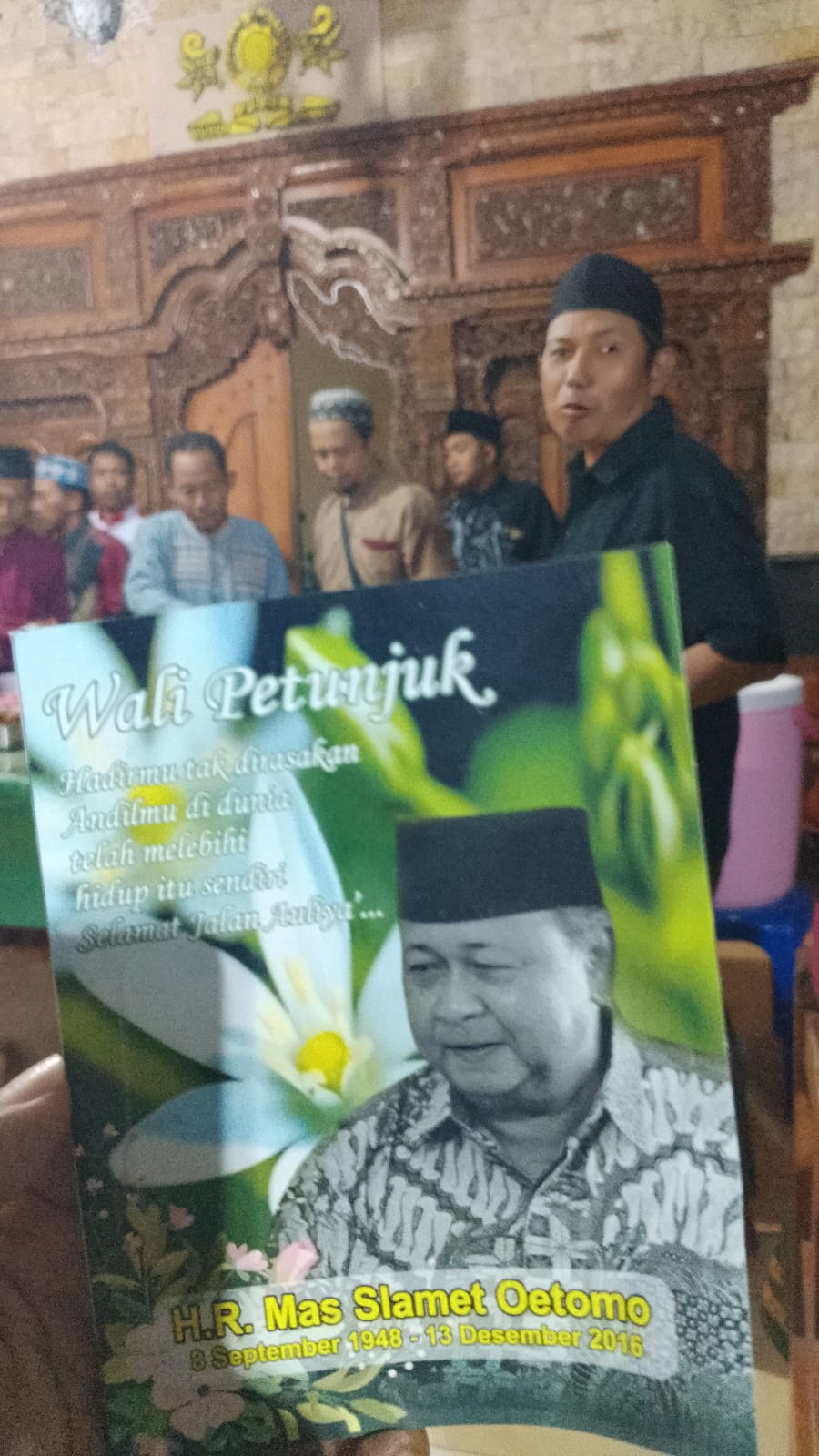 keluarga-dan-cantrik-peringati-haul-ke-8-hr.-mas-slamet-oetomo-di-puri-gumuk-merang