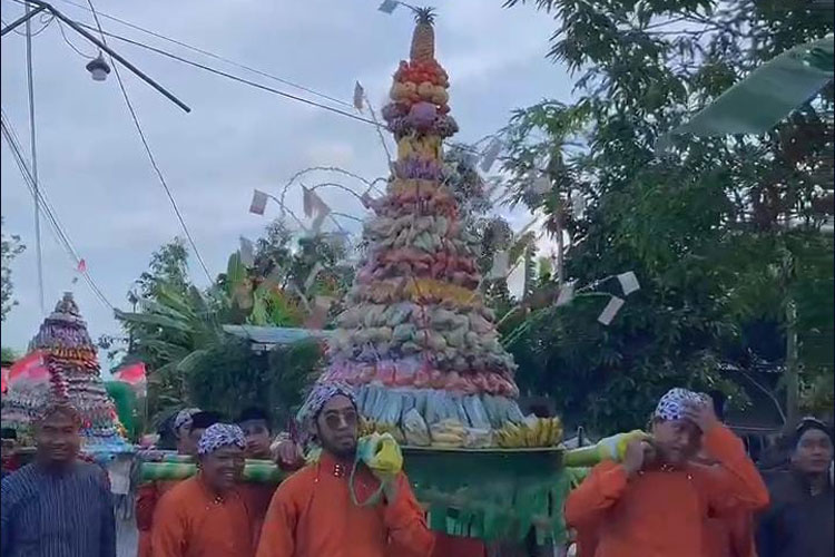 grebeg-maulid-di-padukuhan-monggang-bantul,-wujud-cinta-rasul-dan-pelestarian-budaya-–-times-banyuwangi