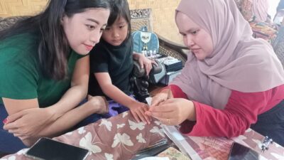 pelatihan-editing-tiktok-dan-seni-pacaran-henna-segoro’45