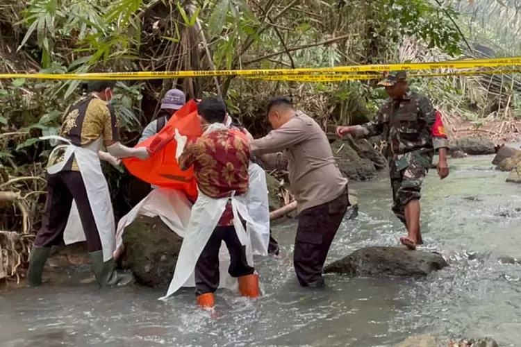 awalnya-dikira-boneka,-ternyata-manusia:-hilang-empat-hari,-seorang-wanita-ditemukan-meninggal-di-sungai-patrang