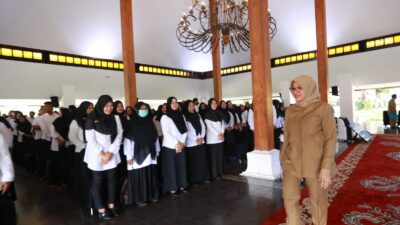 bupati-ipuk-angkat-4.909-honorer-banyuwangi-jadi-pppk-paruh-waktu