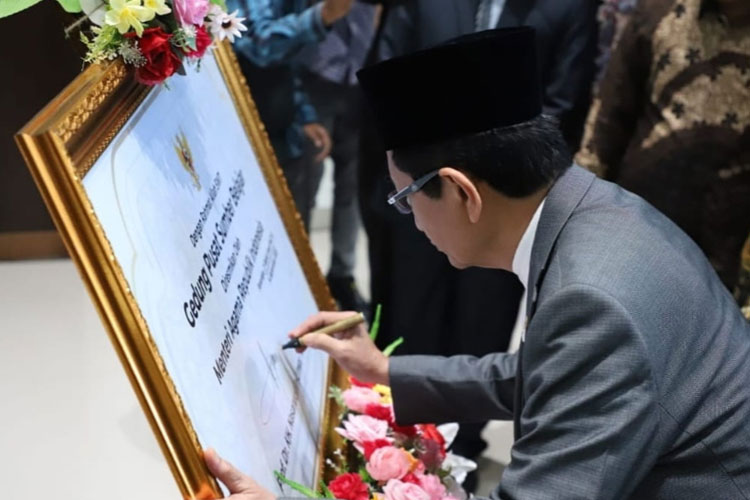 menag-ri-resmikan-alih-status-iain-ponorogo-menjadi-uin-ki-ageng-muhammad-besari-–-times-banyuwangi