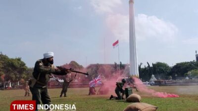 pertempuran-3-hari-fase-1-dihidupkan-kembali-di-tugu-pahlawan-melalui-teatrikal-–-times-banyuwangi